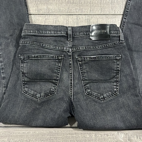 Hollister Jean - Picture 10 of 11